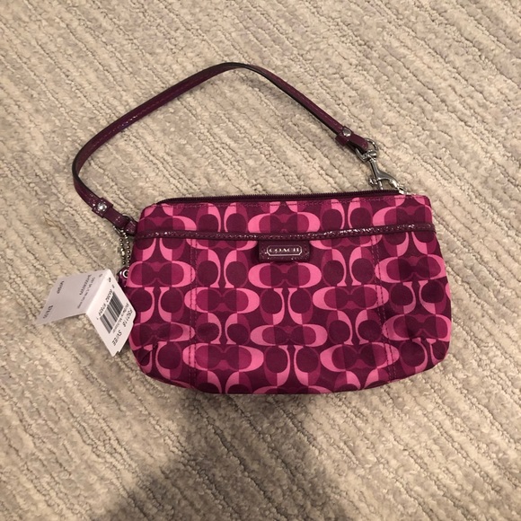 Coach Handbags - Coach wristlet